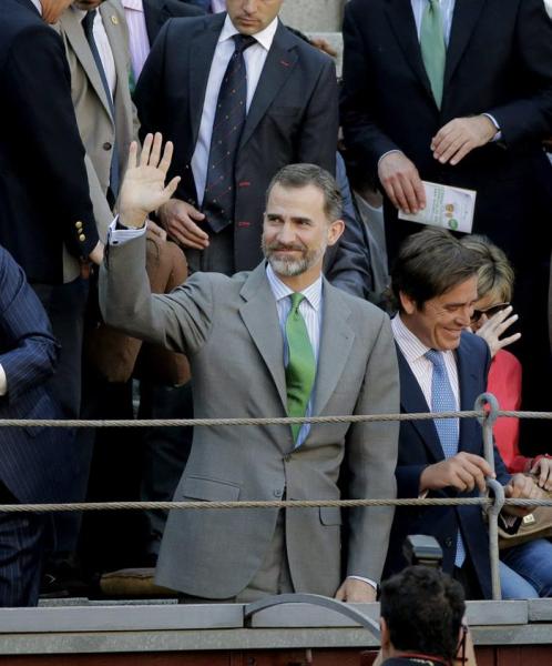 King Felipe of Spain at his first corrida as Monarch at the plaza de toros of Madrid, Las Ventas, accompanied by the matador Eduardo Dávila Miura